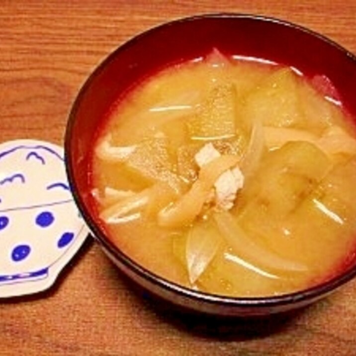 毎日のお味噌汁219杯目＊秋茄子と玉葱、油揚げ